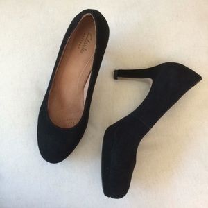 Clark’s Delsie Bliss Platform Pump in Suede